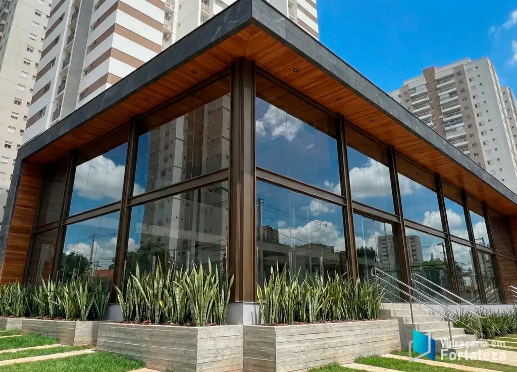 Fachada de vidro comercial Fortaleza